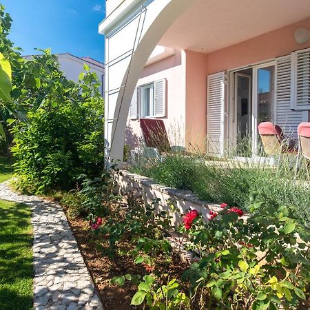 Apartment Lavanda With Beautiful Garden Krk Town Extérieur photo