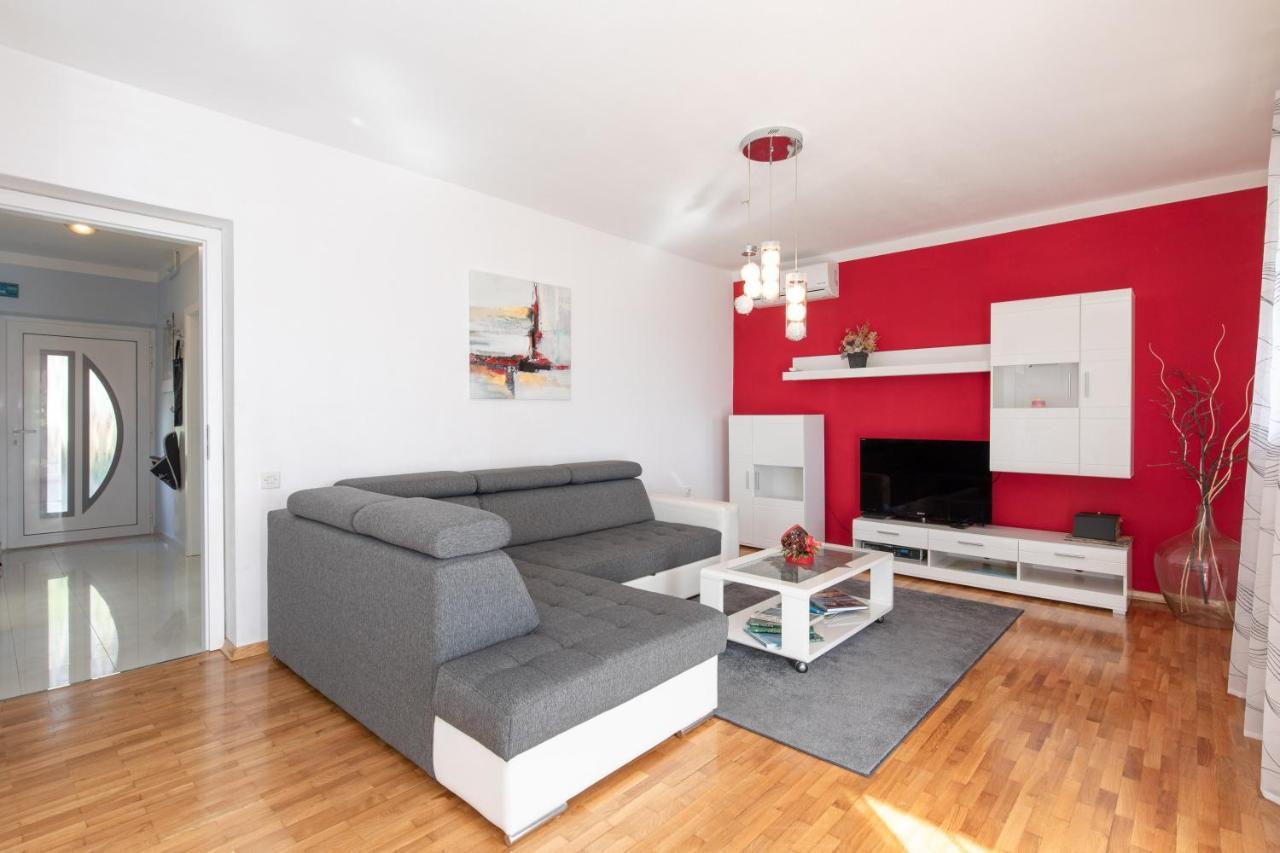 Apartment Lavanda With Beautiful Garden Krk Town Extérieur photo