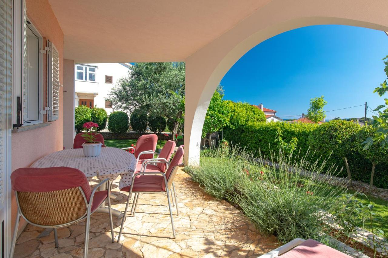 Apartment Lavanda With Beautiful Garden Krk Town Extérieur photo
