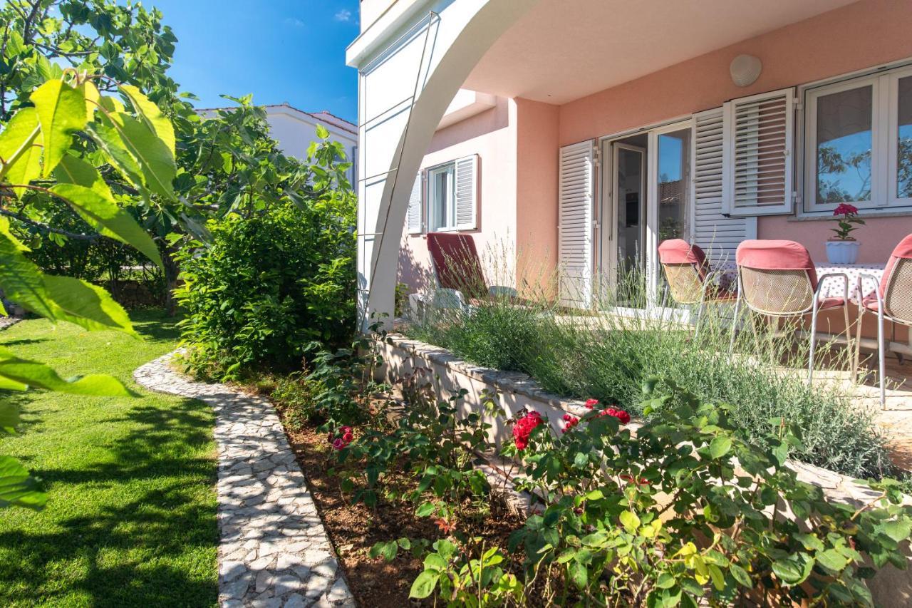Apartment Lavanda With Beautiful Garden Krk Town Extérieur photo